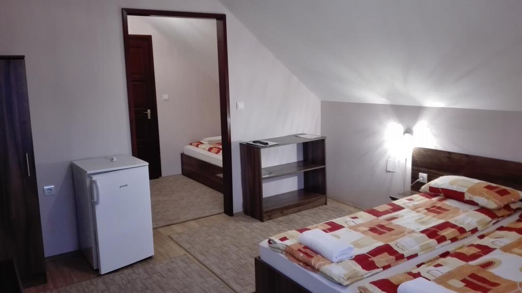 Csipkehaz Apartman Cserkeszőlő Eksteriør bilde