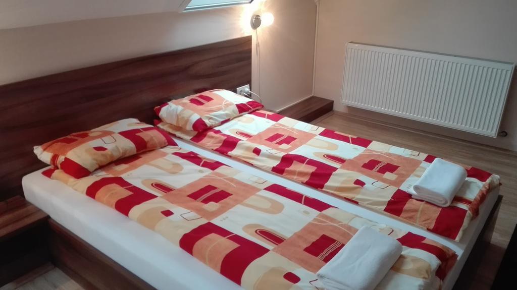 Csipkehaz Apartman Cserkeszőlő Eksteriør bilde