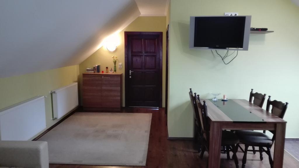 Csipkehaz Apartman Cserkeszőlő Eksteriør bilde