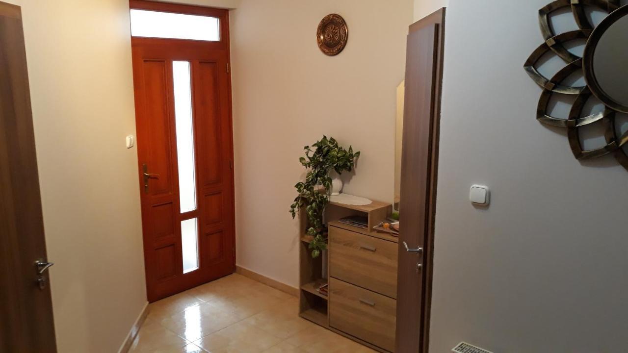Csipkehaz Apartman Cserkeszőlő Eksteriør bilde